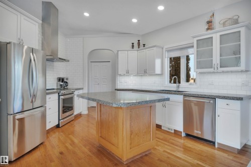 254 Pipestone Close, Millet, AB - Indoor Photo Showing Kitchen With Upgraded Kitchen