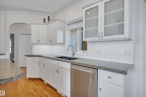254 Pipestone Close, Millet, AB - Indoor Photo Showing Kitchen With Double Sink