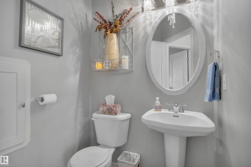 254 Pipestone Close, Millet, AB - Indoor Photo Showing Bathroom