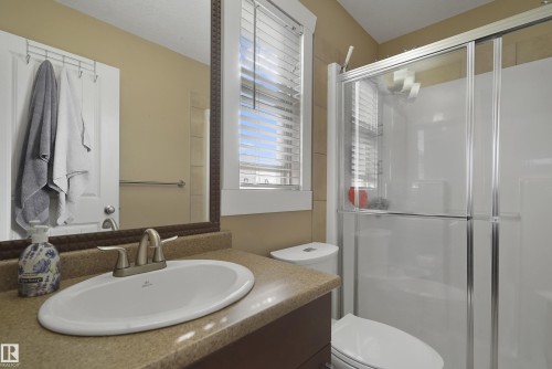 30 Hilldowns Drive, Spruce Grove, AB - Indoor Photo Showing Bathroom