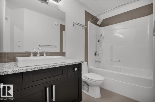 7142 May Cr, Edmonton, AB - Indoor Photo Showing Bathroom