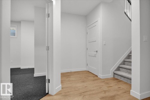 7142 May Cr, Edmonton, AB - Indoor Photo Showing Other Room