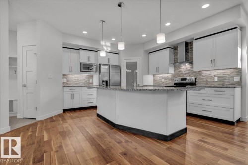 7142 May Cr, Edmonton, AB - Indoor Photo Showing Kitchen With Upgraded Kitchen