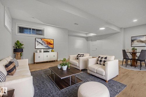 7142 May Cr, Edmonton, AB - Indoor Photo Showing Living Room