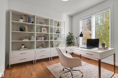 7142 May Cr, Edmonton, AB - Indoor Photo Showing Office