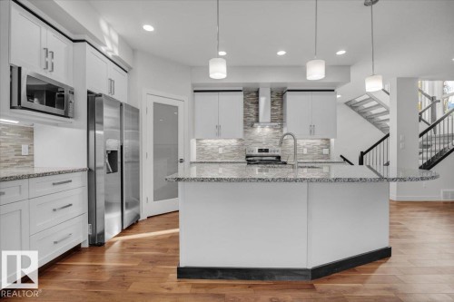 7142 May Cr, Edmonton, AB - Indoor Photo Showing Kitchen With Upgraded Kitchen