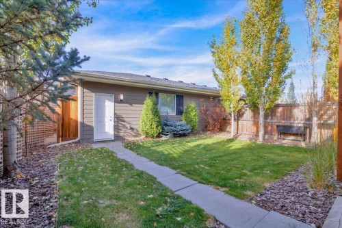 7142 May Cr, Edmonton, AB - Outdoor