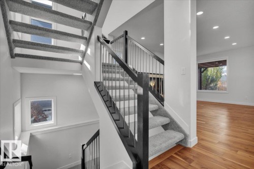 7142 May Cr, Edmonton, AB - Indoor Photo Showing Other Room