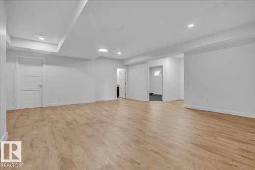 7142 May Cr, Edmonton, AB - Indoor