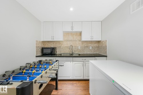 1948 78 Street, Edmonton, AB - Indoor Photo Showing Kitchen