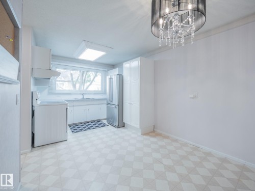 14315 58 Street, Edmonton, AB - Indoor Photo Showing Laundry Room