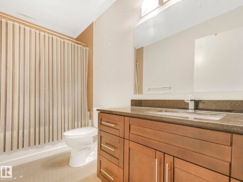 217 10811 72 Avenue, Edmonton, AB - Indoor Photo Showing Bathroom