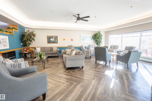 262 13441 127 Street, Edmonton, AB - Indoor Photo Showing Living Room