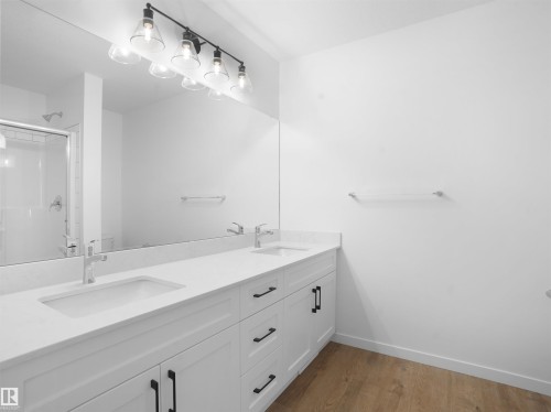24 1430 Aster Way, Edmonton, AB - Indoor Photo Showing Bathroom
