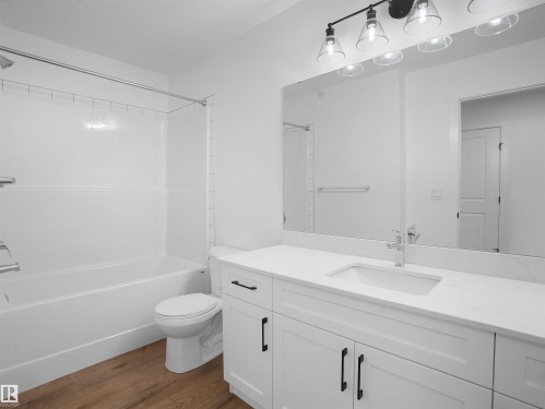 24 1430 Aster Way, Edmonton, AB - Indoor Photo Showing Bathroom