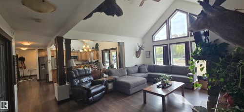 161038 Twp 584, Rural Lamont County, AB - Indoor Photo Showing Living Room