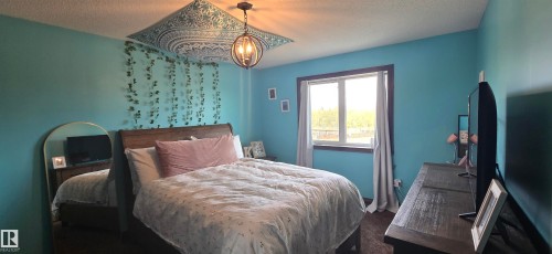 161038 Twp 584, Rural Lamont County, AB - Indoor Photo Showing Bedroom