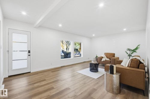 13507 124 Avenue, Edmonton, AB - Indoor Photo Showing Other Room