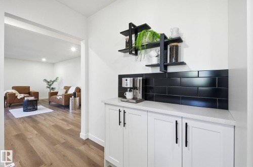 13507 124 Avenue, Edmonton, AB - Indoor Photo Showing Other Room