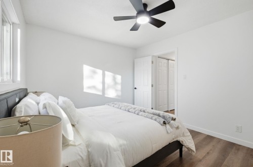 13507 124 Avenue, Edmonton, AB - Indoor Photo Showing Bedroom