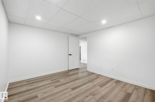 13507 124 Avenue, Edmonton, AB - Indoor Photo Showing Other Room