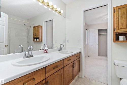 13851 131 Avenue, Edmonton, AB - Indoor Photo Showing Bathroom