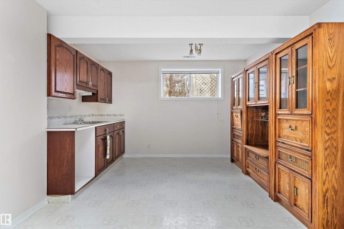 13851 131 Avenue, Edmonton, AB - Indoor Photo Showing Kitchen