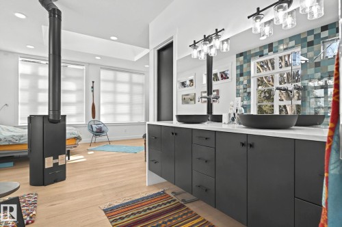 7222 119 Street, Edmonton, AB - Indoor Photo Showing Other Room