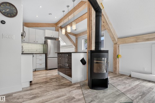 7222 119 Street, Edmonton, AB - Indoor Photo Showing Kitchen