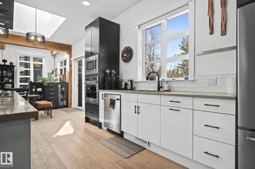 7222 119 Street, Edmonton, AB - Indoor Photo Showing Kitchen