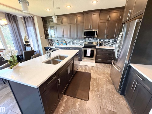 1186 Genesis Lake Boulevard, Stony Plain, AB - Indoor Photo Showing Kitchen With Double Sink With Upgraded Kitchen