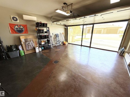 1186 Genesis Lake Boulevard, Stony Plain, AB - Indoor Photo Showing Garage