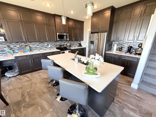1186 Genesis Lake Boulevard, Stony Plain, AB - Indoor Photo Showing Kitchen With Upgraded Kitchen