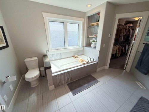 1186 Genesis Lake Boulevard, Stony Plain, AB - Indoor Photo Showing Bathroom