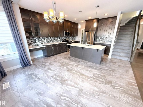 1186 Genesis Lake Boulevard, Stony Plain, AB - Indoor Photo Showing Kitchen With Upgraded Kitchen