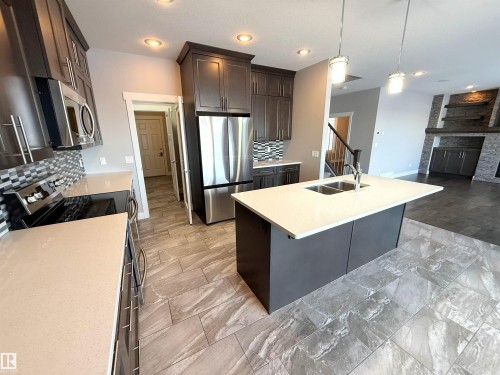 1186 Genesis Lake Boulevard, Stony Plain, AB - Indoor Photo Showing Kitchen With Double Sink With Upgraded Kitchen
