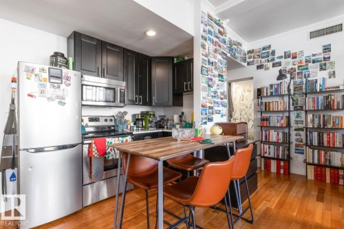 909 10134 100 Street, Edmonton, AB - Indoor