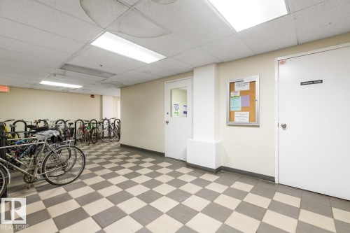909 10134 100 Street, Edmonton, AB - Indoor