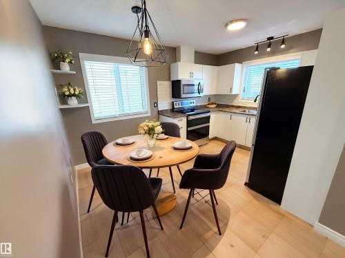 10226 152 Street, Edmonton, AB - Indoor Photo Showing Dining Room