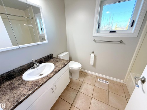 10226 152 Street, Edmonton, AB - Indoor Photo Showing Bathroom