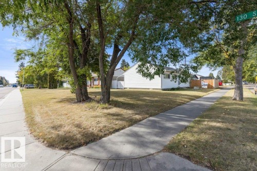 13003 129 Avenue, Edmonton, AB - Outdoor