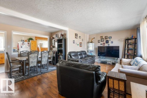 13003 129 Avenue, Edmonton, AB - Indoor Photo Showing Living Room