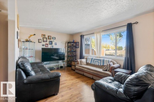 13003 129 Avenue, Edmonton, AB - Indoor Photo Showing Living Room
