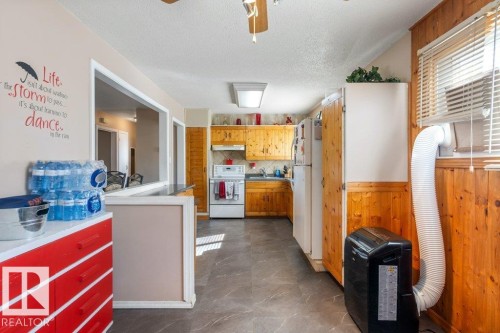 13003 129 Avenue, Edmonton, AB - Indoor Photo Showing Kitchen