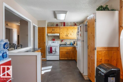 13003 129 Avenue, Edmonton, AB - Indoor Photo Showing Kitchen