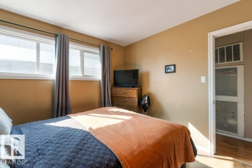 13003 129 Avenue, Edmonton, AB - Indoor Photo Showing Bedroom