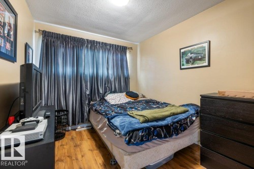 13003 129 Avenue, Edmonton, AB - Indoor Photo Showing Bedroom