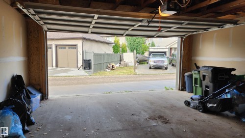 2544 Anderson Way, Edmonton, AB - Indoor Photo Showing Other Room