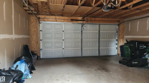2544 Anderson Way, Edmonton, AB - Indoor Photo Showing Garage