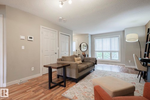 2544 Anderson Way, Edmonton, AB - Indoor Photo Showing Living Room